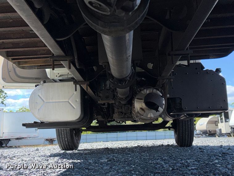 image for item YA4979 2019 International DuraStar 4300 box truck