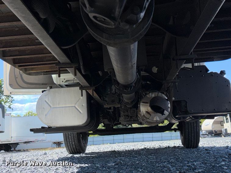 image for item YA4979 2019 International DuraStar 4300 box truck