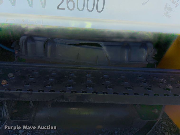 image for item YA4979 2019 International DuraStar 4300 box truck