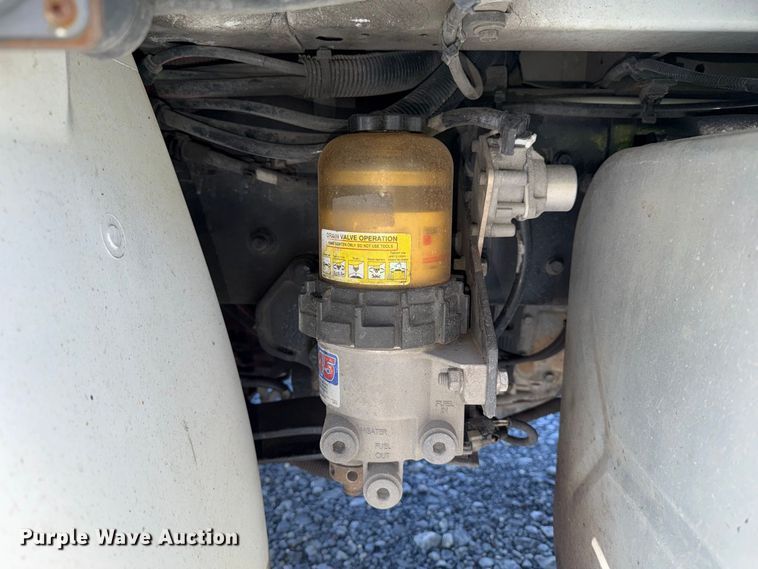 image for item YA4979 2019 International DuraStar 4300 box truck