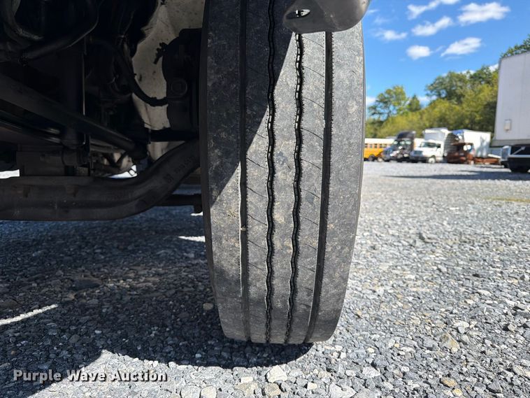 image for item YA4979 2019 International DuraStar 4300 box truck