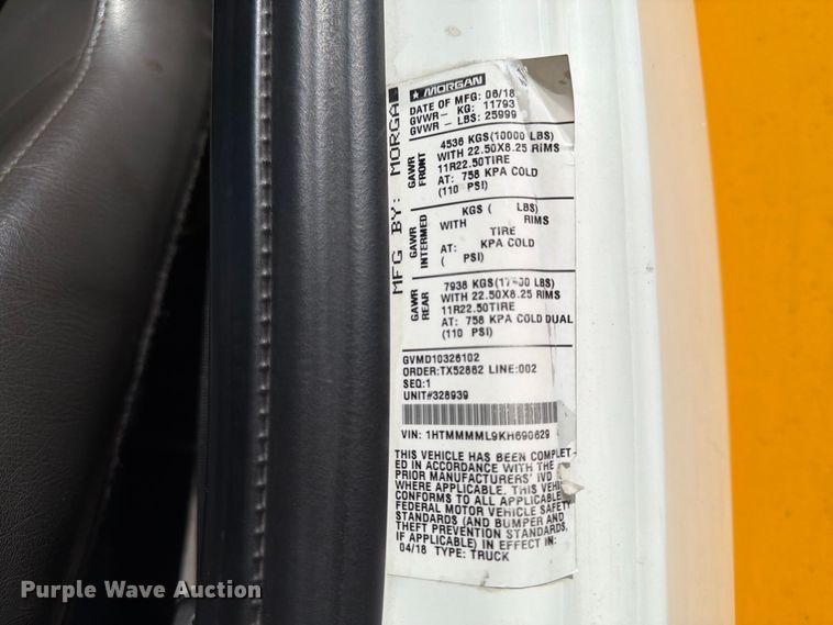 image for item YA4979 2019 International DuraStar 4300 box truck