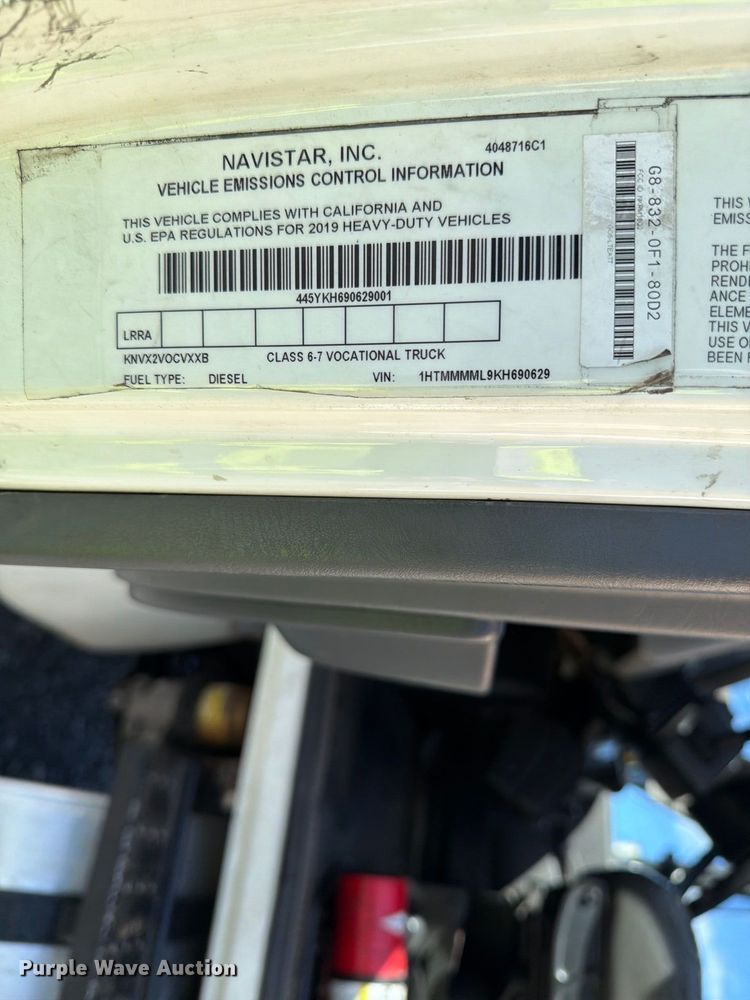 image for item YA4979 2019 International DuraStar 4300 box truck