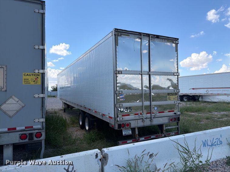 image for item YA5009 2011 Utility VS2RA refrigerated van trailer