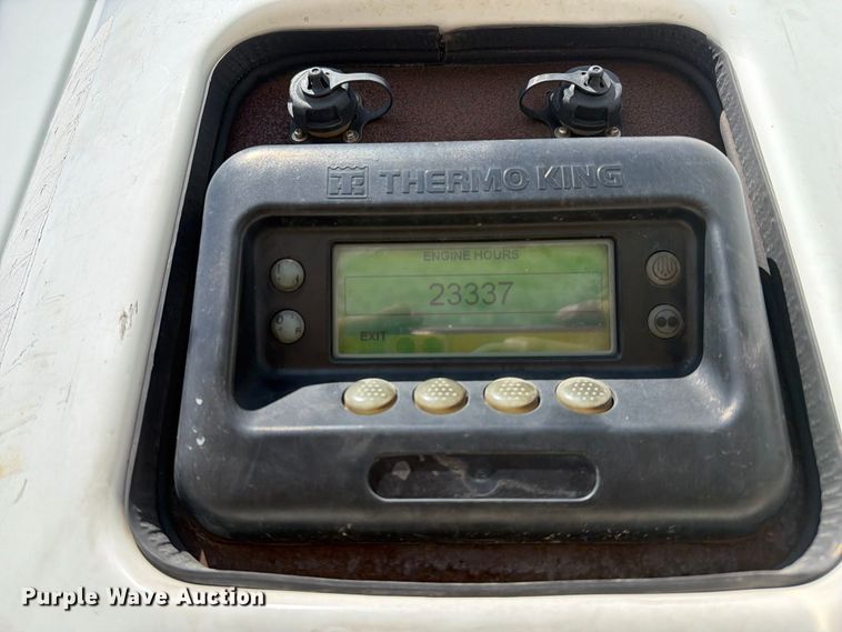 image for item YA5009 2011 Utility VS2RA refrigerated van trailer
