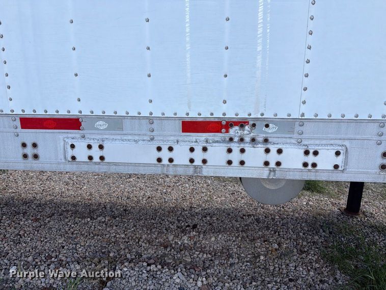 image for item YA5009 2011 Utility VS2RA refrigerated van trailer