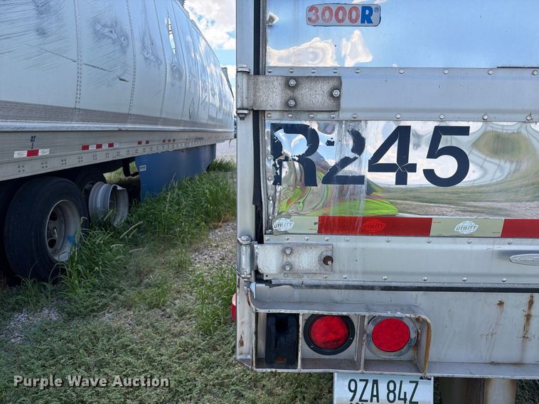 image for item YA5009 2011 Utility VS2RA refrigerated van trailer
