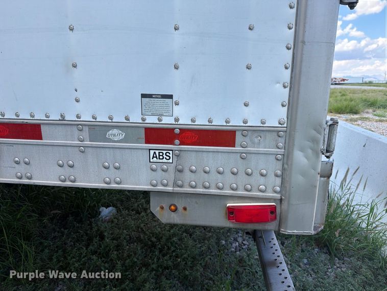 image for item YA5009 2011 Utility VS2RA refrigerated van trailer
