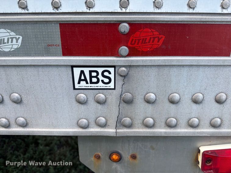 image for item YA5009 2011 Utility VS2RA refrigerated van trailer