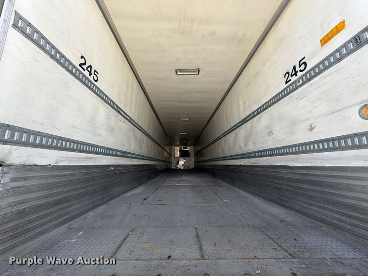 image for item YA5009 2011 Utility VS2RA refrigerated van trailer