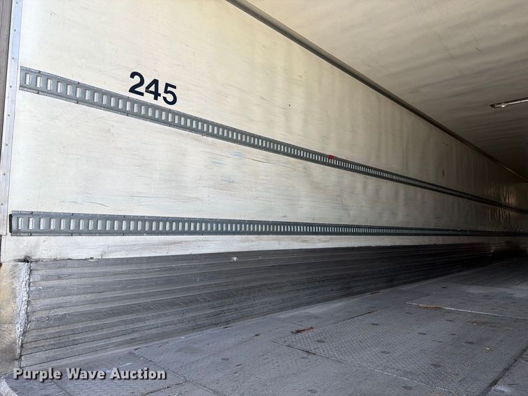 image for item YA5009 2011 Utility VS2RA refrigerated van trailer
