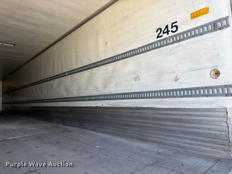 image for item YA5009 2011 Utility VS2RA refrigerated van trailer