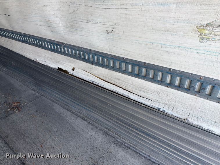 image for item YA5009 2011 Utility VS2RA refrigerated van trailer