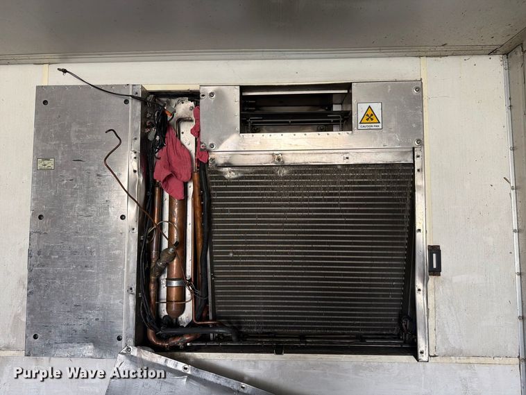 image for item YA5009 2011 Utility VS2RA refrigerated van trailer