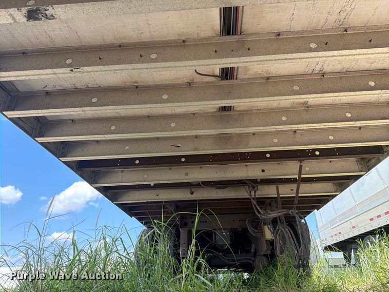image for item YA5009 2011 Utility VS2RA refrigerated van trailer