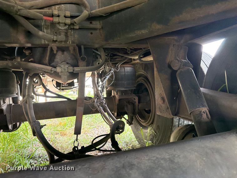 image for item YA5009 2011 Utility VS2RA refrigerated van trailer