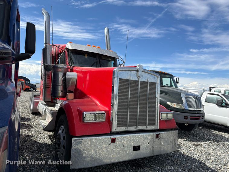 image for item YA5029 2023 Kenworth W900 semi truck