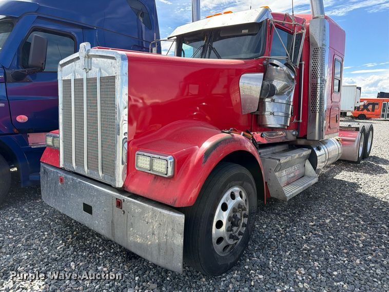 image for item YA5029 2023 Kenworth W900 semi truck