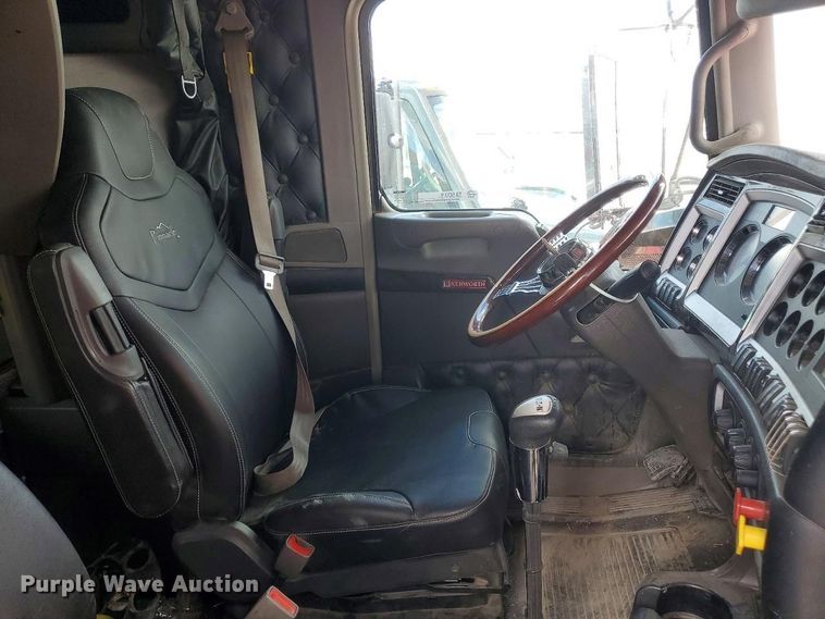 image for item YA5029 2023 Kenworth W900 semi truck