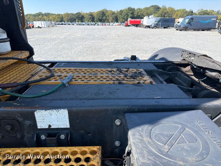 image for item YA5034 2019 Kalmar Ottawa  yard truck