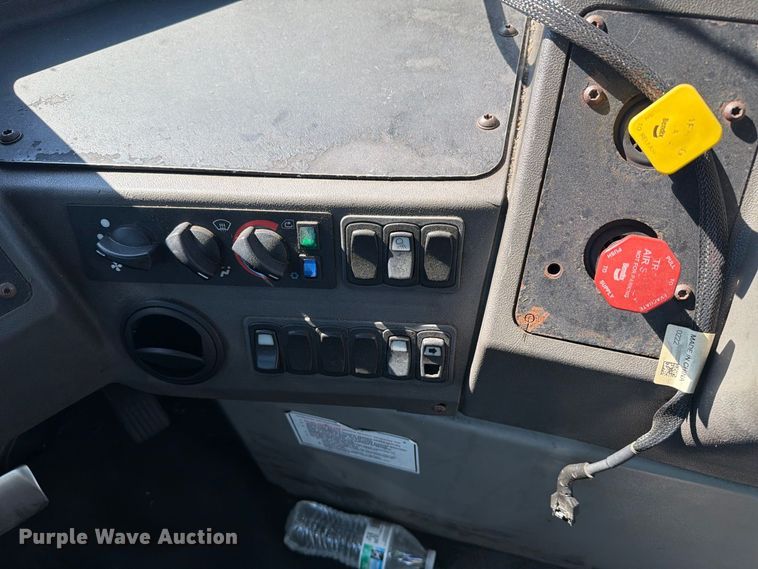 image for item YA5034 2019 Kalmar Ottawa  yard truck