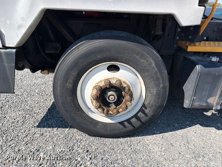 image for item YA5034 2019 Kalmar Ottawa  yard truck