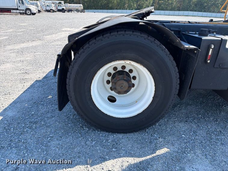 image for item YA5034 2019 Kalmar Ottawa  yard truck