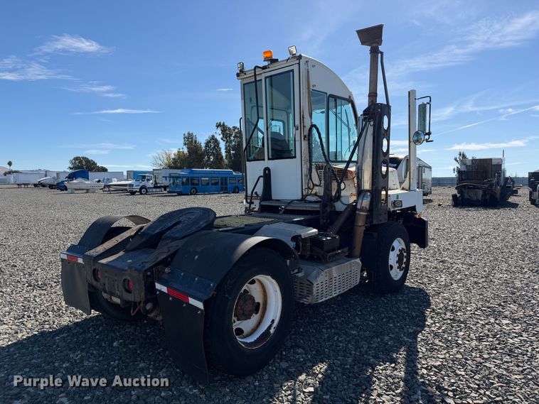 image for item YA5053 2011 Autocar Industries xspotter Terminal Tractor (xspotter) On-highway