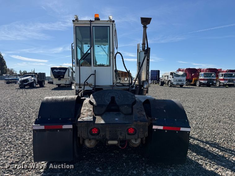 image for item YA5053 2011 Autocar Industries xspotter Terminal Tractor (xspotter) On-highway
