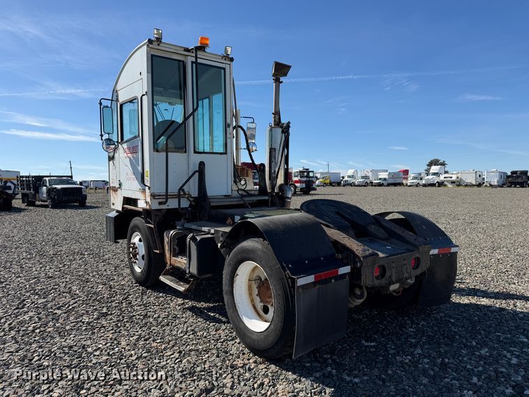 image for item YA5053 2011 Autocar Industries xspotter Terminal Tractor (xspotter) On-highway
