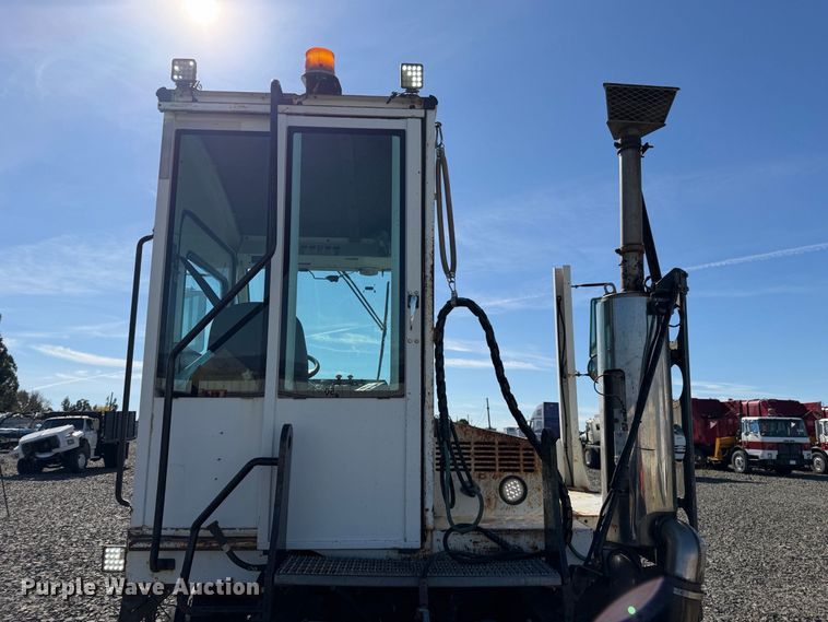 image for item YA5053 2011 Autocar Industries xspotter Terminal Tractor (xspotter) On-highway