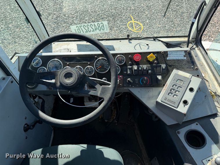 image for item YA5053 2011 Autocar Industries xspotter Terminal Tractor (xspotter) On-highway