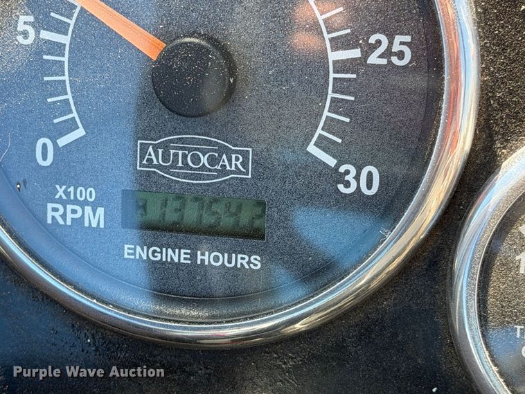 image for item YA5053 2011 Autocar Industries xspotter Terminal Tractor (xspotter) On-highway