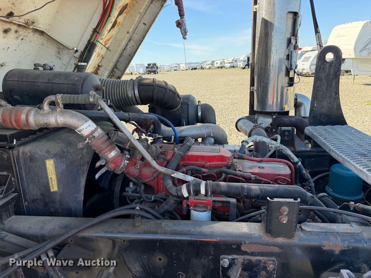 image for item YA5053 2011 Autocar Industries xspotter Terminal Tractor (xspotter) On-highway