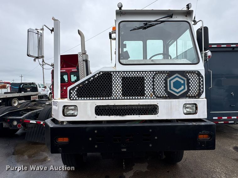 image for item YA5058 2016 Capacity Trucks Sabre5 yard truck