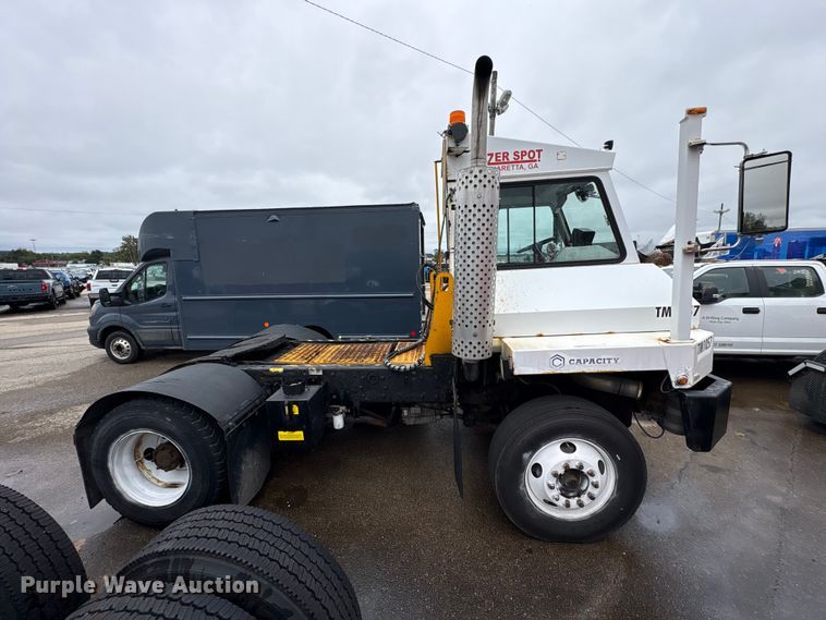 image for item YA5058 2016 Capacity Trucks Sabre5 yard truck
