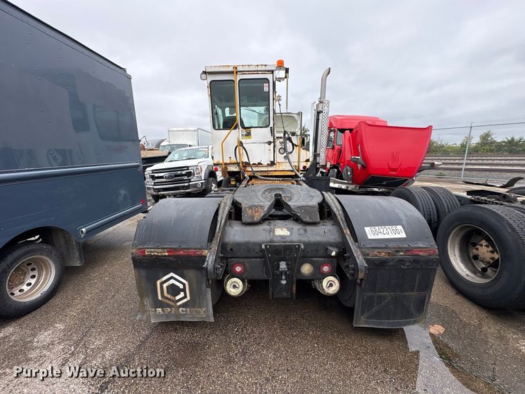 image for item YA5058 2016 Capacity Trucks Sabre5 yard truck