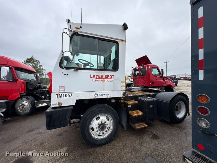 image for item YA5058 2016 Capacity Trucks Sabre5 yard truck