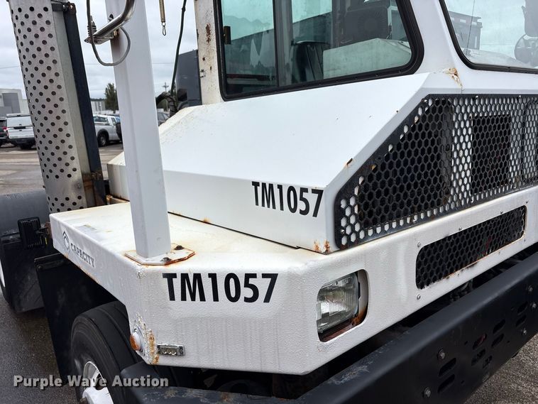 image for item YA5058 2016 Capacity Trucks Sabre5 yard truck