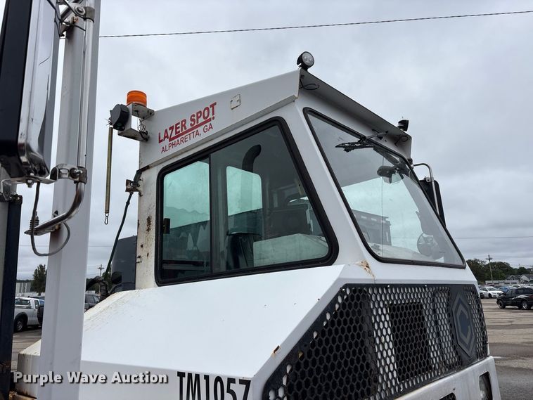 image for item YA5058 2016 Capacity Trucks Sabre5 yard truck