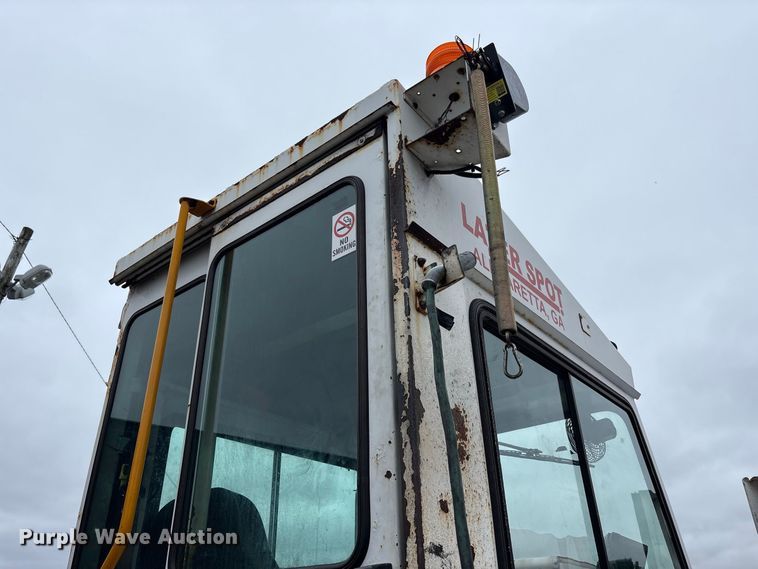 image for item YA5058 2016 Capacity Trucks Sabre5 yard truck