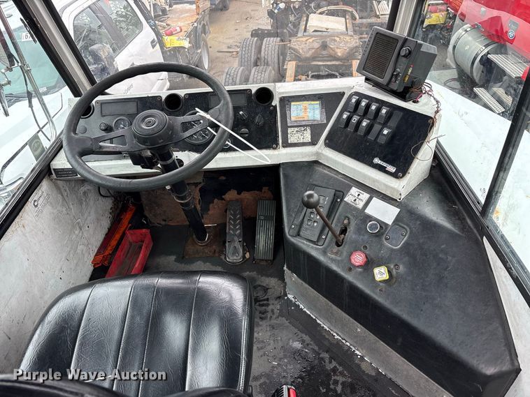 image for item YA5058 2016 Capacity Trucks Sabre5 yard truck
