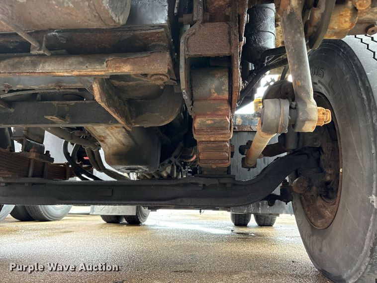 image for item YA5058 2016 Capacity Trucks Sabre5 yard truck