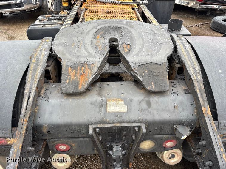 image for item YA5058 2016 Capacity Trucks Sabre5 yard truck