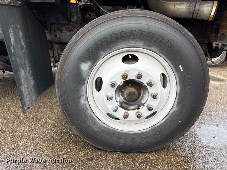 image for item YA5058 2016 Capacity Trucks Sabre5 yard truck