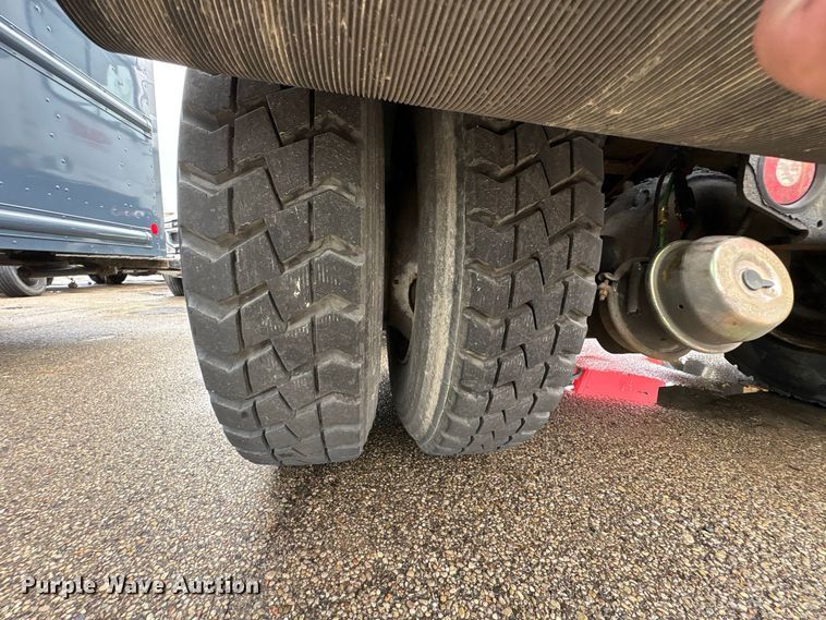 image for item YA5058 2016 Capacity Trucks Sabre5 yard truck