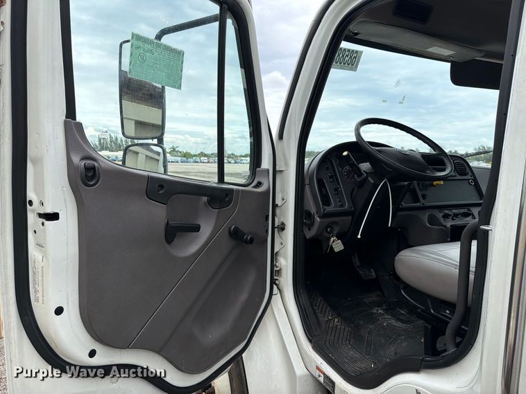 image for item YA5083 2020 Freightliner Business Class M2 box truck