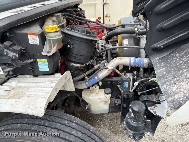 image for item YA5083 2020 Freightliner Business Class M2 box truck