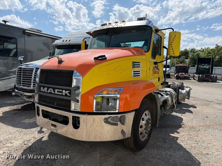 image for item YA5087 2020 Mack Anthem semi truck