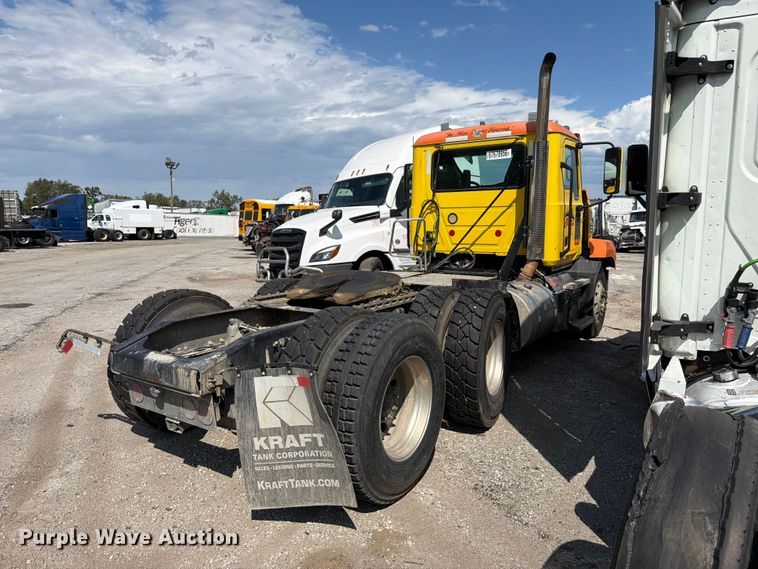 image for item YA5087 2020 Mack Anthem semi truck